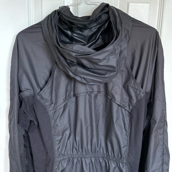 Lululemon Windbreaker Jacket, Black, Size 10 - Picture 3 of 12